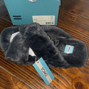 Faux fur TOMS slipper